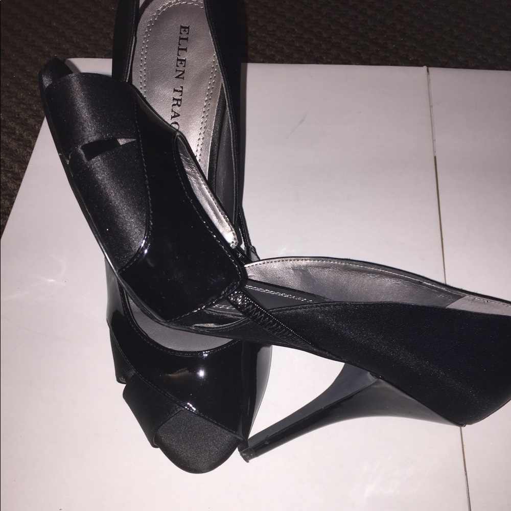 ⏬⏬Final Price Peep toe patent and satin pumps